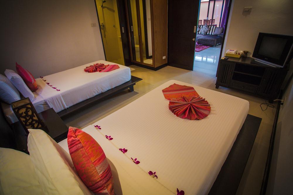 The Iris Pool Villa Rawai Chambre photo