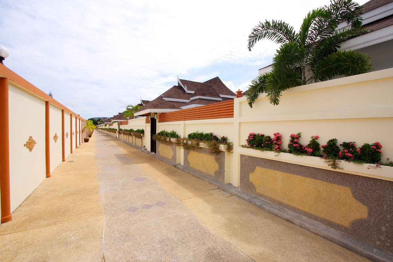 The Iris Pool Villa Rawai Chambre photo